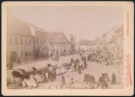 cca 1890 Nagyszeben, piac, keményhátú fotó Wilhelm Auerlich műterméből, 11,5×16 cm / Hermannstadt / Sibiu