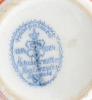 Hutschenreuther csíkos vázácska, 1914. Kézzel festett, jelzett, kis kopással, m: 12 cm