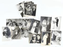 Esküvőkről készült felvételek, 23 db régi és modern fotó, vegyes méretben