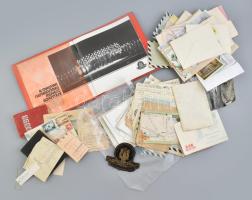 cca 1956 Mészáros Lajos, a Magyar Néphadsereg Központi Művészegyüttese szólistájának Kínába küldött és hazaküldött levelei és egyéb kínai dokumentumai