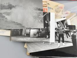 cca 1956 Mészáros Lajos, a Magyar Néphadsereg Központi Művészegyüttese szólistájának Kínába küldött ...