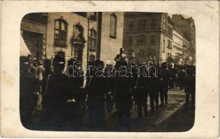 1914 Arad, Frontra induló osztrák-magyar katonák / WWI Austro-Hungarian K.u.K. military, soldiers going to the front. photo (fl)