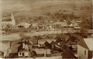 Kolozsborsa, Borsa; Borsa mit Petrosul / látkép a Petrosullal, templom / general view with mountain and church. photo (EK)