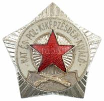 ~1970-1980. Katonai és Politikai Kiképzésben Kiváló zománcozott, ezüstözött fém jelvény (40mm) T:2