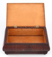 Rózsás fadoboz, kopásokkal, 18x24cm