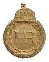 ~1930. HR (Hadirokkant) bronz gomblyuk jelvény (28x22mm) T:2 ~1930. HR (Invalid) bronze button badge 28x22mm) C:XF