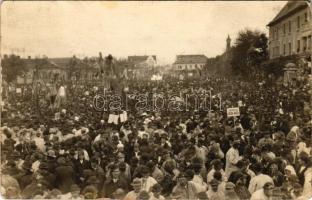 1929 Gyulafehérvár, Alba Iulia; Egyesítési ünnepség Erdély Romániához, az anyaországhoz csatlakozásának 10 éves jubileumakor / Serbarea Unirii din, Judetul Arad, zece ani de la Marea Unire / Celebration of the 10th anniversary of the Union of Transylvania and Romania, festival. photo (Rb)