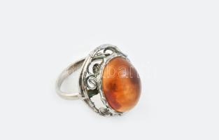 Borostyános gyűrű, m: 56
