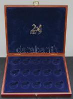 Éremtartó kazetta, 15 férőhellyel, 32mm átmérőjű érmékhez, jó állapotban