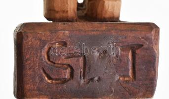 SZJ jelzéssel: Juhász. Fa szobor, faragott 28 cm