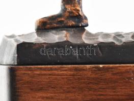 Jelzés nélkül: Curlingező. Bronzírozott spiáter. Fa alapon. 27 cm