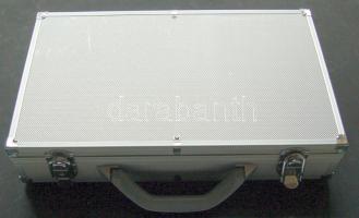 Nagyalakú éremtartó koffer, 5db tálcával, 2x24 + 2x40 + 1x77 férőhellyel, jó állapotban