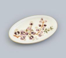 Zsolnay virágmintás tálka, kézzel festett, jelzett, mázhajszálrepedésekkel, 12×8 cm