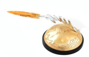 Vostok űrhajót ábrázoló fém asztali dísz / Spaceship decoration 9 cm