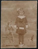 1916 Magyarpécska, gyermek játékokkal, keményhátú fotó, vágott, 9×78 cm