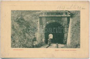 1913 Petrozsény, Petrosani; Vasúti alagút a Boli barlang közelében, hajtány. W.L. Bp. 5404. / railway tunnel near Bolia cave (Pestera Bolii), handcar (kopott sarkak / worn corners)