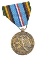 Amerikai Egyesült Államok DN Fegyveres Erők - Expedíciós Szolgálat bronz kitüntetés mellszalaggal T:1-  USA ND Armed forces - Expeditionaly service / United States of America bronze medallion with ribbon C:AU