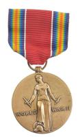 Amerikai Egyesült Államok DN WW2 / Szabadság a félelemtől és nélkülizéstől bronz kitüntetés mellszalaggal T:1-  USA ND World War II / Freedom from fear and want bronze decoration with ribbon C:AU