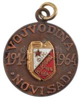 Jugoszlávia 1964. Vojvodina Novi Sad - 1914-1964 kétoldalas bronz emlékérem az újvidéki Vojvodina labdarúgócsapatának 50. évfordulójára, a klub zománcozott címerével (29mm) T:2 Yugoslavia 1964. Vojvodina Novi Sad - 1914-1964 two-sided bronze medallion for 50th anniversary of the FK Vojvodina, with enamelled logo of the club (29mm) C:XF