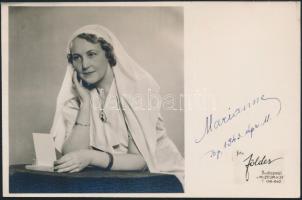 1943 Koronás Vöröskereszt jelvényt viselő nővér aláírt fotólapja, Földes Foto Bp., 13,5x9 cm