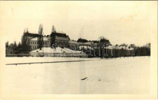 Marosvásárhely, Targu Mures; Honvéd hadapródiskola télen / Hungarian military cadet school in winter. photo