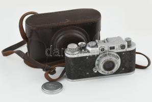 cca 1953 Fed-1 szovjet fényképezőgép, 1:3,5 f=50 mm objektívvel, eredeti bőr tokjában / Vintage Russian camera, with original case