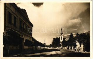 1943 Bethlen, Beclean; utca, templom / street view, church