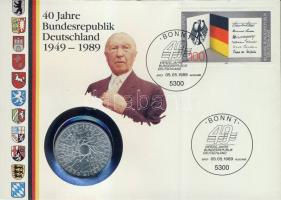 NSZK 1989. 10M Ag "40 éves az NSZK" érmés, bélyeges borítékon elsőnapi bélyegzővel, hátoldali ismertető tanúsítvánnyal T:BU Csak 5000 db!
