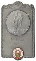 1947. MKSZ (Magyar Kerékpáros Szövetség) 1947 Zn díjplakett a szövetség zománcozott címerével (50x87mm) T:1-,2 kis oxidáció