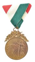 1926. kétoldalas bronz kerékpáros díjérem mellszalagon, hátoldalán Szentgotthárdi Kerékpáros Egylet 1926. szept. 5. Nemzetközi és Orsz. Versenye gravírozással T:1-,2