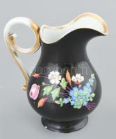 Antik tejkiöntő, porcelán, jelzés nélkül, kopásokkal, m: 18 cm