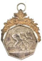 ~1920. kétoldalas, jelzetlen Ag kerékpáros díjérem HP beütésekkel, bronz díszítménnyel, füllel (br.18,41g/39mm) T:2 patina