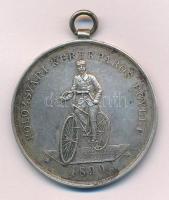 ~1900. Kolozsvári Kerékpáros Egylet 1890 kétoldalas, ezüstözött bronz kerékpáros díjérem füllel, hátoldalán Főverseny II. díj gravírozással (44mm) T:1- patina