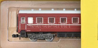 Piko retró modellvasút gyűjtemény: 9 mozdony, 2 nagy és 50 normál vagon, össz. 61 db. Egy mozdony do...