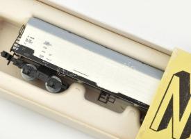 Piko retró modellvasút gyűjtemény: 9 mozdony, 2 nagy és 50 normál vagon, össz. 61 db. Egy mozdony do...