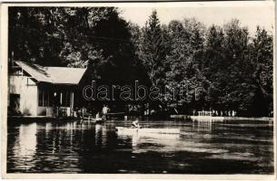 1943 Szamosújvár, Gherla; Sétatéri tó, evezős csónak. Bodor Gábor fényképész / park, lake, rowing boat, rower