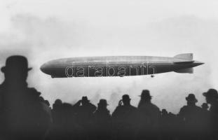 A Zeppelin leszáll Csepelen 1931-ben mai nagyítás 10x15 cm