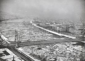 cca 1940 Budapest a régi Erzsébet híddal Szendrő István fotóművész pecséttel jelzett fotója 24x16 cm