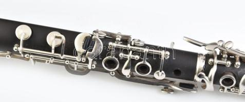 Klarinét eredeti tokjában, jó állapotban