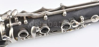 Klarinét eredeti tokjában, jó állapotban
