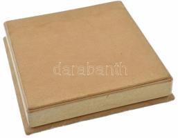 Nagy István János (1938-) 1982. "A KISZ zászlóbontásának XXV. évfordulójára / Finta Tiborné elv...