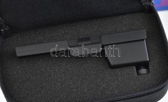 Polaroid fényképezőgép hozzá való közelítő lencsével és állvánnyal. Leírással, részben eredeti doboz...