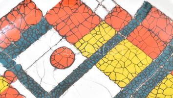 H jelzéssel: Konstruktív fali tál. Hibátlan, d: 23,5 cm