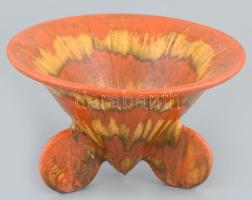 Gorka Géza (1894-1971): Nógrádverőce. Kínáló, váza. Mázas kerámia, Kézzel festett, jelzett, egyik lába ragasztott d: 20 cm, m: 16 cm