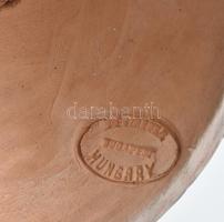 MM jelzéssel: Olvasó lány. kopásokkal, m: 21 cm