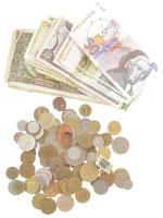 ~460g vegyes külföldi érmetétel, közte Franciaország, Svédország, Spanyolország stb. + 26db-os gyenge tartású, nagyrészt külföldi bankjegy tétel, közte Lengyelország, Ciprus, Szlovénia T:vegyes ~460g mixed foreign coin lot, in it France, Sweden, Spain etc. + 26pcs of mixed, mostly foreign banknotes in poor condition, in it Poland, Cyprus, Slovenia C:mixed