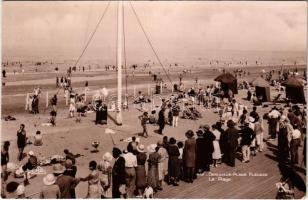 1933 Deauville, La Plage / beach, bathers (EK)