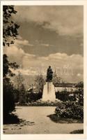 1942 Budapest XIX. Kispest, Kossuth szobor. Korschelt Miklós felvétele