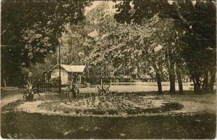 1924 Szamosújvár, Gherla; Sétatéri főrészlet / Parcul Regina Maria / park (szakadás / tear)