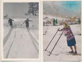 4 db régi téli sport motívum képeslap: síelők / 4 pre-1945 winter sport motive postcards: skiers
